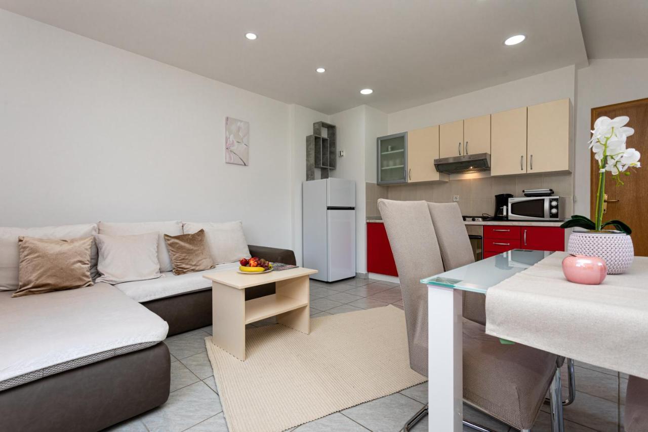 Apartments La Natalli Baška Екстериор снимка